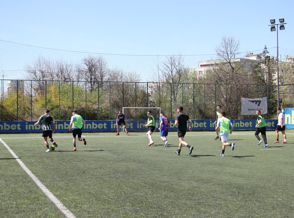 Благотворителен футболен турнир „Купа ФДМ“ обедини студенти в подкрепа на възрастните хора