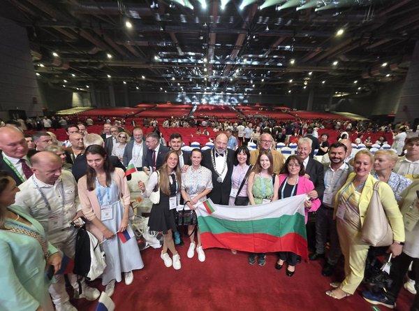 Д-р Николай Шарков встъпи в длъжност като президент на FDI World Dental Federation