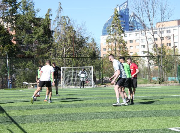 Благотворителен футболен турнир „Купа ФДМ“ обедини студенти в подкрепа на възрастните хора